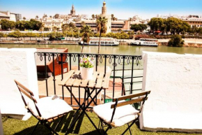 ÁTICO CON VISTAS A LA TORRE DEL ORO Y CATEDRAL